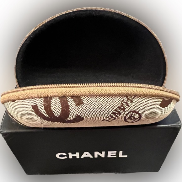 🕶️GUC Chanel Sunglass Case🕶️ - Picture 3 of 5